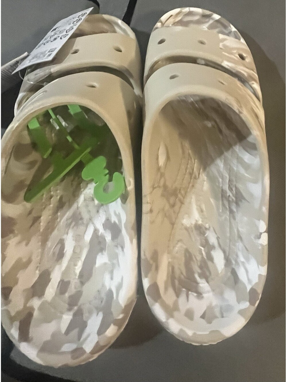 Crocs unisex-adult M8/W10 Classic Marbled Sandals v2 - Tan - New with Tags - Picture 2 of 9